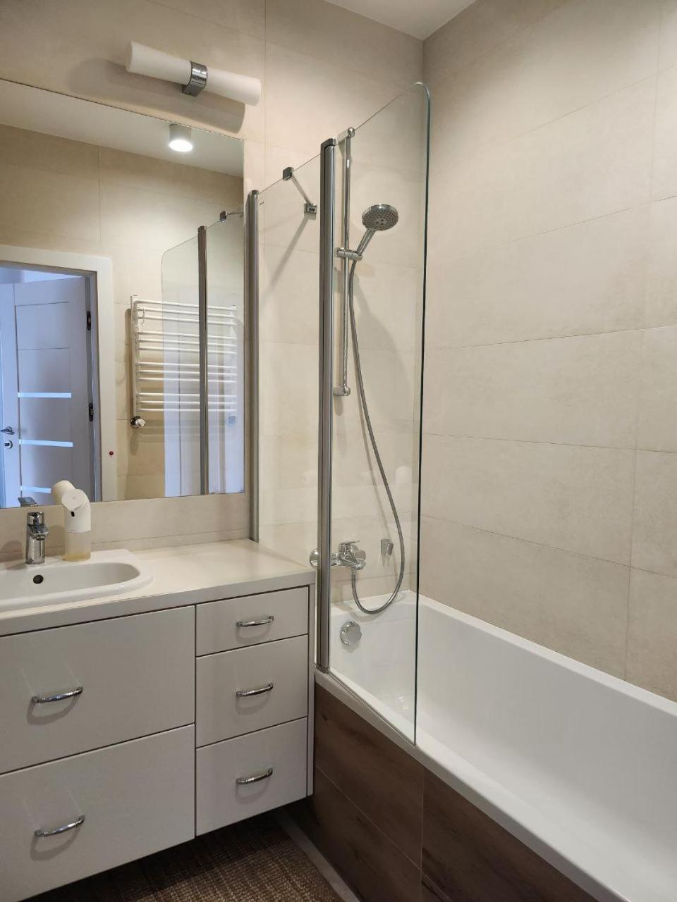 Chopin Airport Apartments 바르샤바 외부 사진